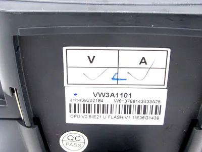 USED SCHNEIDER ELECTRIC VW3A1101 DRIVE KEYPAD
