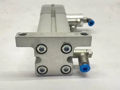 USED FESTO COMPACT PNEUMATIC CYLINDER 20MM BORE 60MM STROKE