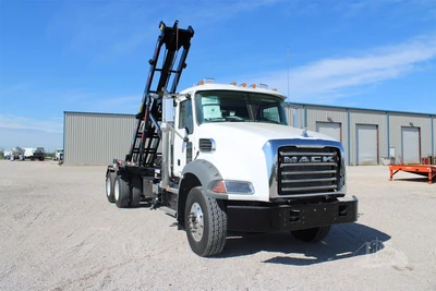 New | in-Stock 2025 MACK GRANITE 64BR Rolloff Trucks Texas US | Roll Off Truck World #1491919