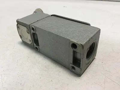 USED TELEMECANIQUE C2JK05