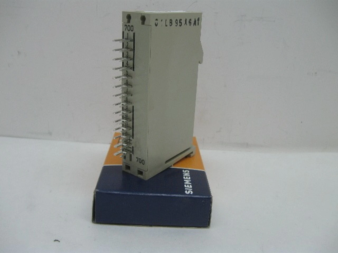 NEW SIEMENS 6EC1 700-3A