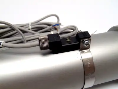 USED SMC REC SINE CYLINDER AND D-H7C SWITCHES
