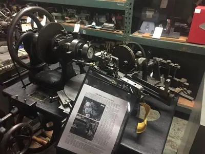 0927-385 Antique MJ Brohen Brocading Machine