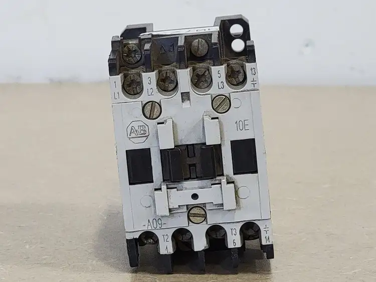 Used ALLEN-BRADLEY 100-A09ND3 Switchgears British Columbia CA | Lenmark #241324