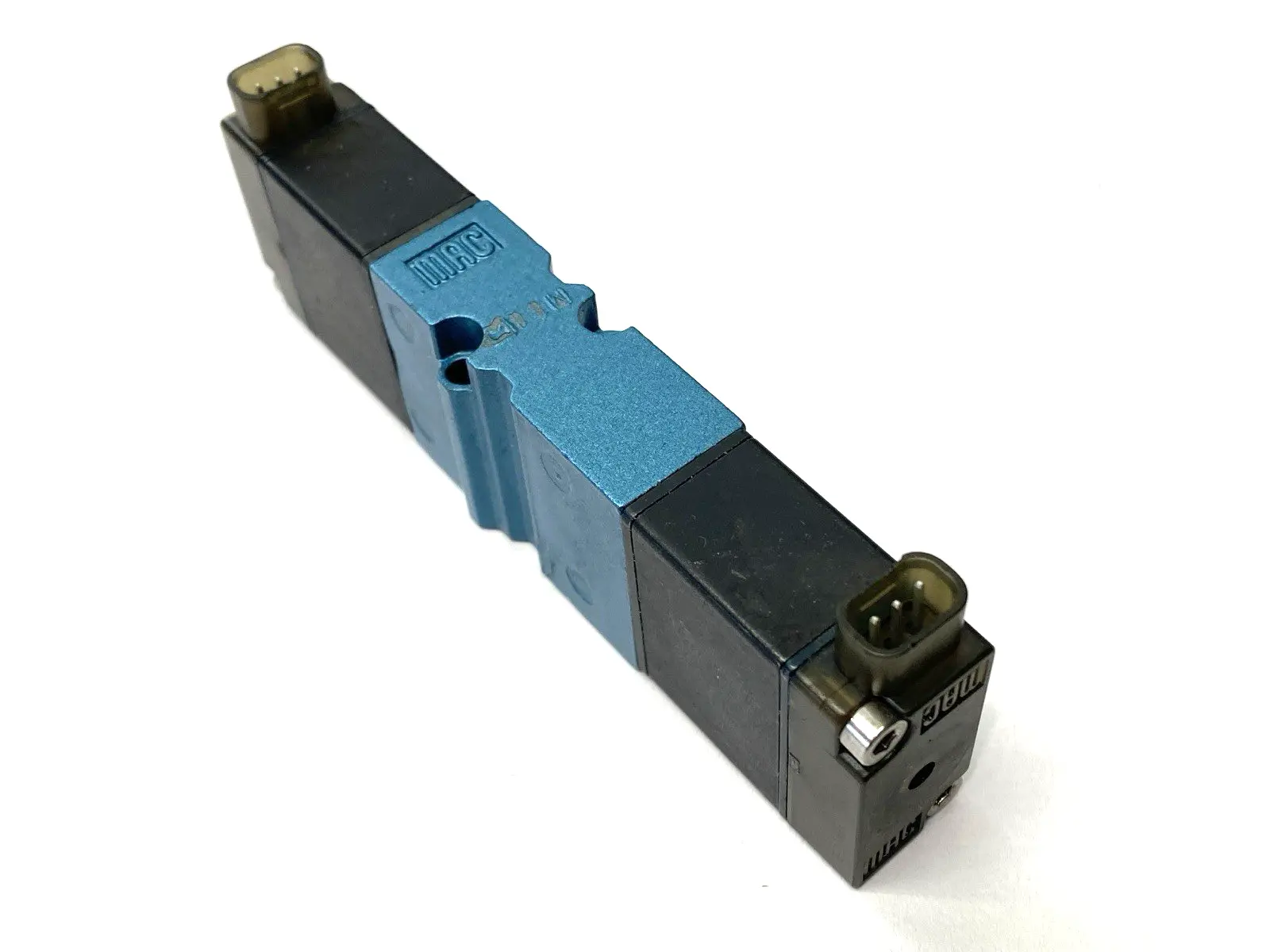 Used MAC Valves Double Pneumatic Solenoid Valve 24VDC 9.6W 120PSI Solenoid Valves Michigan US | Maverick Industrial Sales #1401793