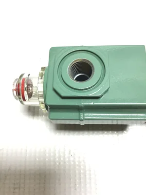 Lincoln 602204 Air Line Lubricator 1/4″ Ports 250PSIG 17Bar Max 150°F 65°C Max
