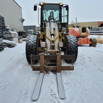 USED 2010 CATERPILLAR 930H