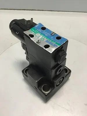 USED VICKERS DG4V-3S-2AL-M-U-HL7-60-EN490
