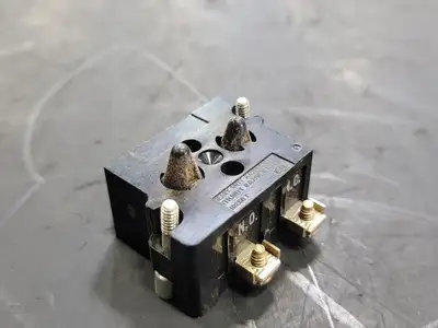 NEW CUTLER-HAMMER 10250T1
