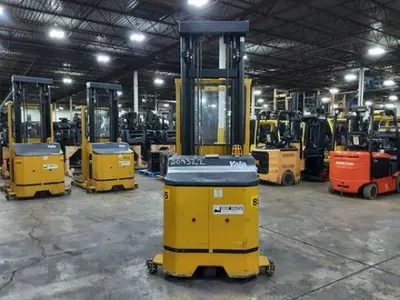 USED 2023 YALE OS030