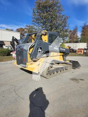 USED 2022 DEERE 331G