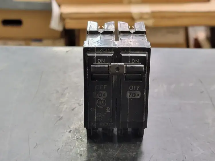 Used GENERAL ELECTRIC THQL270 Switchgears British Columbia CA | Lenmark #241658