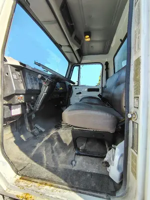 Used 1999 INTERNATIONAL 4700 LOW PROFILE T444E Box trucks Ohio US | Proxy Equipment #1378035