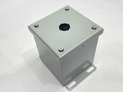 USED SAGINAW CONTROL & ENGINEERING PUSHBUTTON ENCLOSURE 4" X 4"