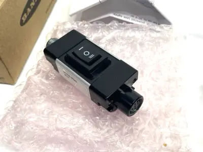 USED BANNER ENGINEERING IN-LINE ROCKER SWITCH 3-POSITION M12 MALE TO FEMALE 93004