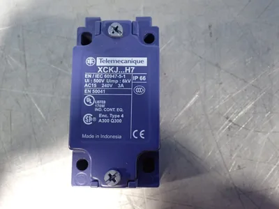 Used TELEMECANIQUE ZCKJ1H7 Relays & Switches Ohio US | HGR 24 #911939
