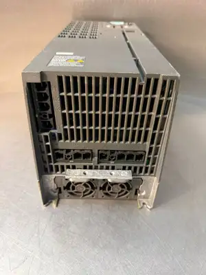 Siemens 6SL3210-1PC22-8UL0 Ver. 04 Sinamics Power Mod. 240-2 (10.4.4)