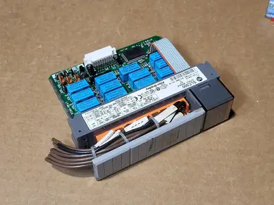 USED ALLEN BRADLEY 1746-OW16