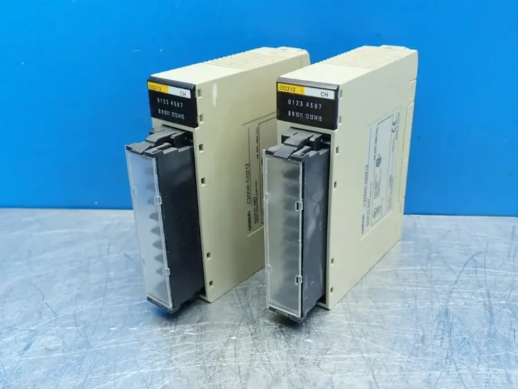 Used OMRON C200HOD212 Input / Output Modules | HGR 24 #733512