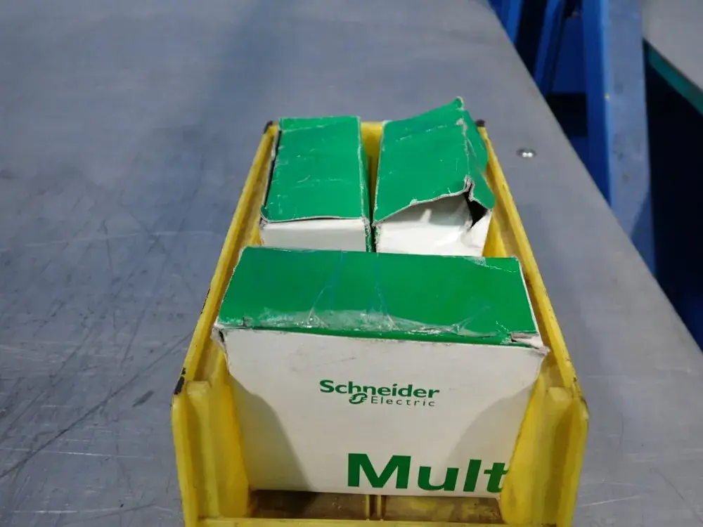 NEW SCHNEIDER ELECTRIC 17447