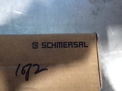 Used SCHMERSAL AZM201ZST2T1P2PWADU Relays & Switches Ohio US | HGR 24 #797228