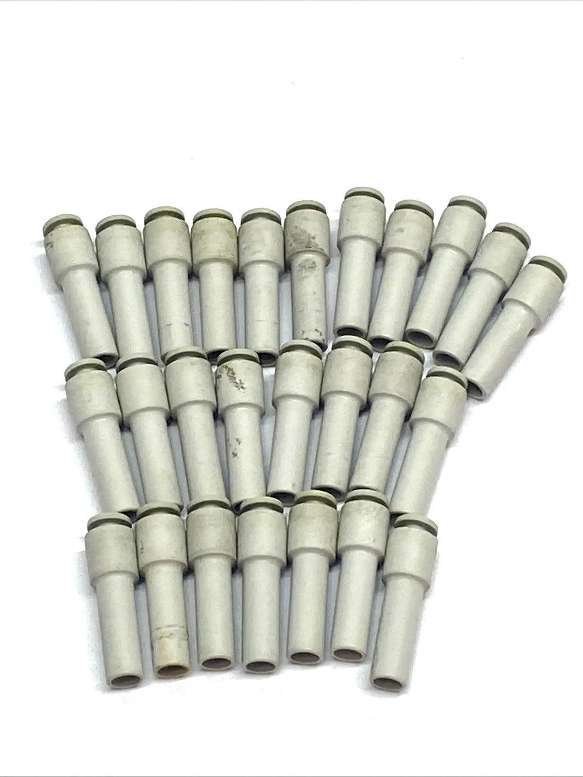 USED SMC PLUG-IN REDUCER 4MM TUBE - 8MM ONE-TOUCH FITTING