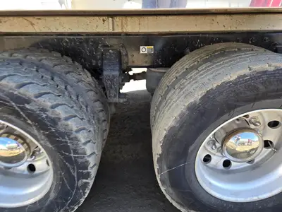 USED 2015 PETERBILT 579