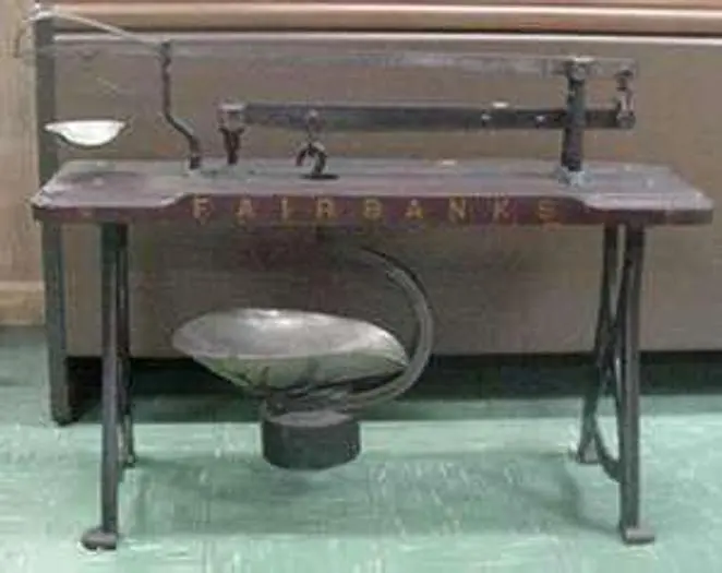 1995 Fairbanks Counting Scale