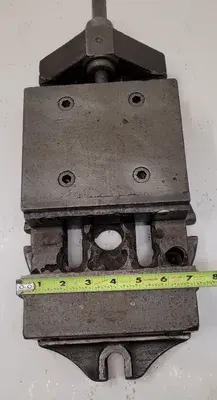 MACHINIST VISE, 6 INCH JAW OPENING
