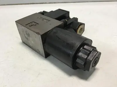 USED TOKIMEC DG4V-3-24A-M-P7-H-7-52