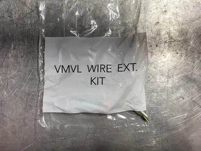 NEW CROUSE-HINDS VMVL-11-2C-R1-UNV1-S890