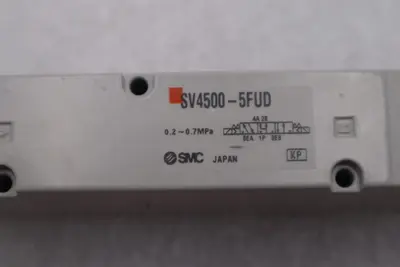 NEW OPEN BOX SMC SV4500-5FUD Double Solenoid Valve STOCK K-2473