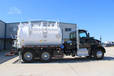Used 2019 PETERBILT 567 Tractors & Trailers Texas US | Roll Off Truck World #1486370