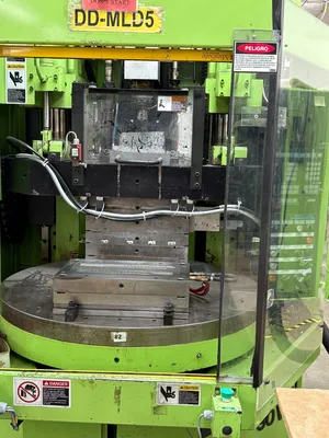 2001 ENGEL ES330V/90VROTL VERTICAL CLAMP Injection Molding Horizontal/Vertical | Machinery Network (4)