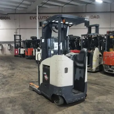 USED 2016 CROWN RR5725-45