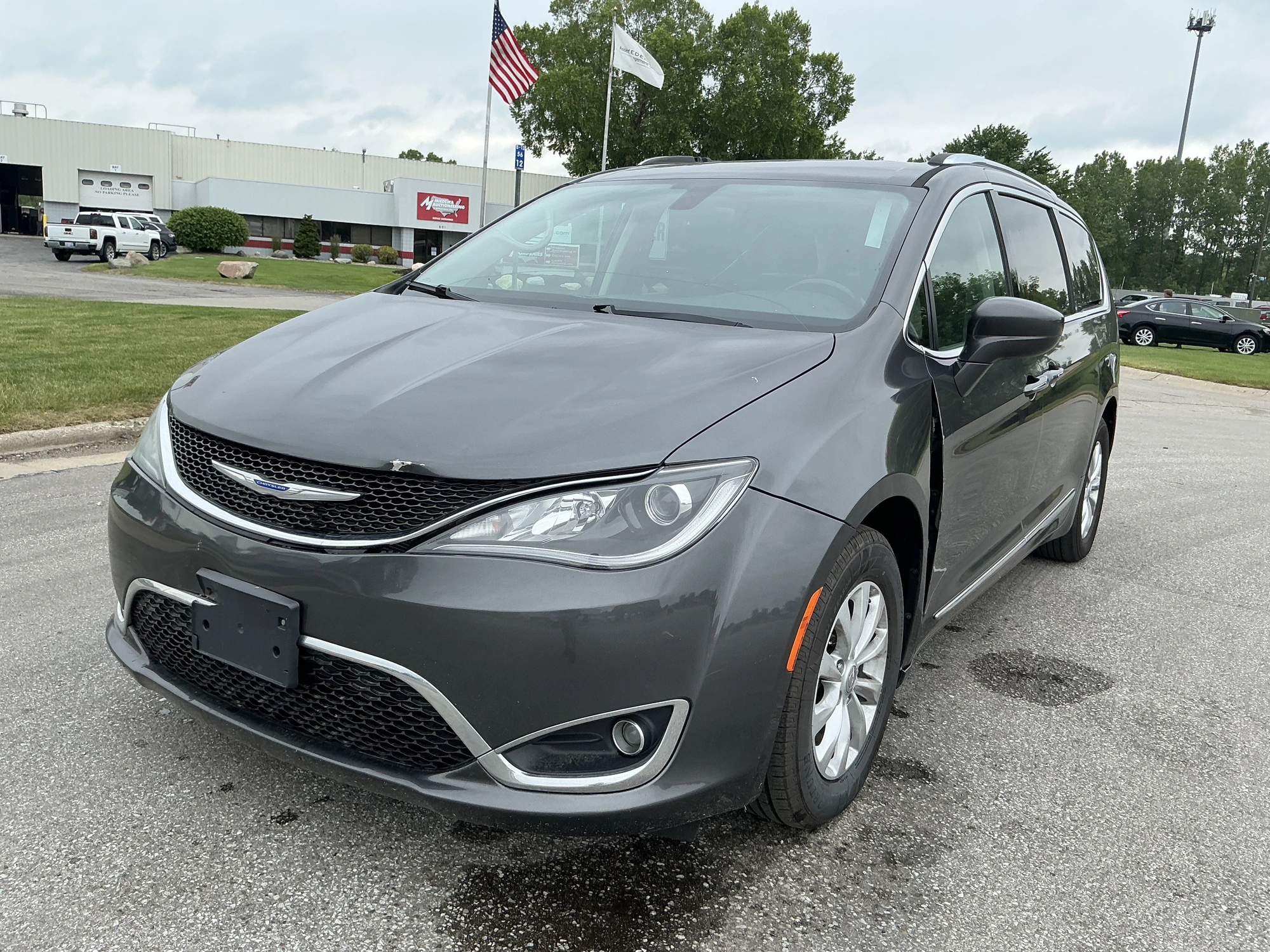 USED 2019 CHRYSLER PACIFICA