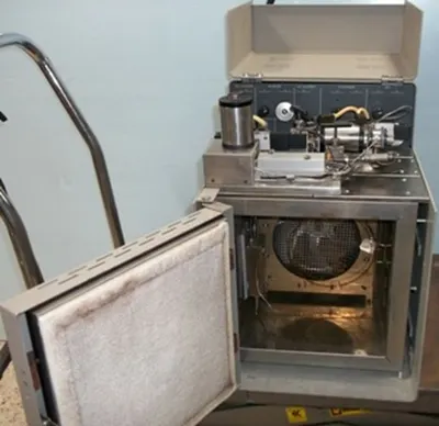QTY. 1. LEE SCIENTIFIC SERIES 600 SFC/GC SUPERCRIT...