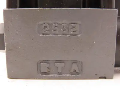 Tokyo Tokimec DG4V-3-2A-M-P7-H-7-56 Directional Control Solenoid Valve 24VDC