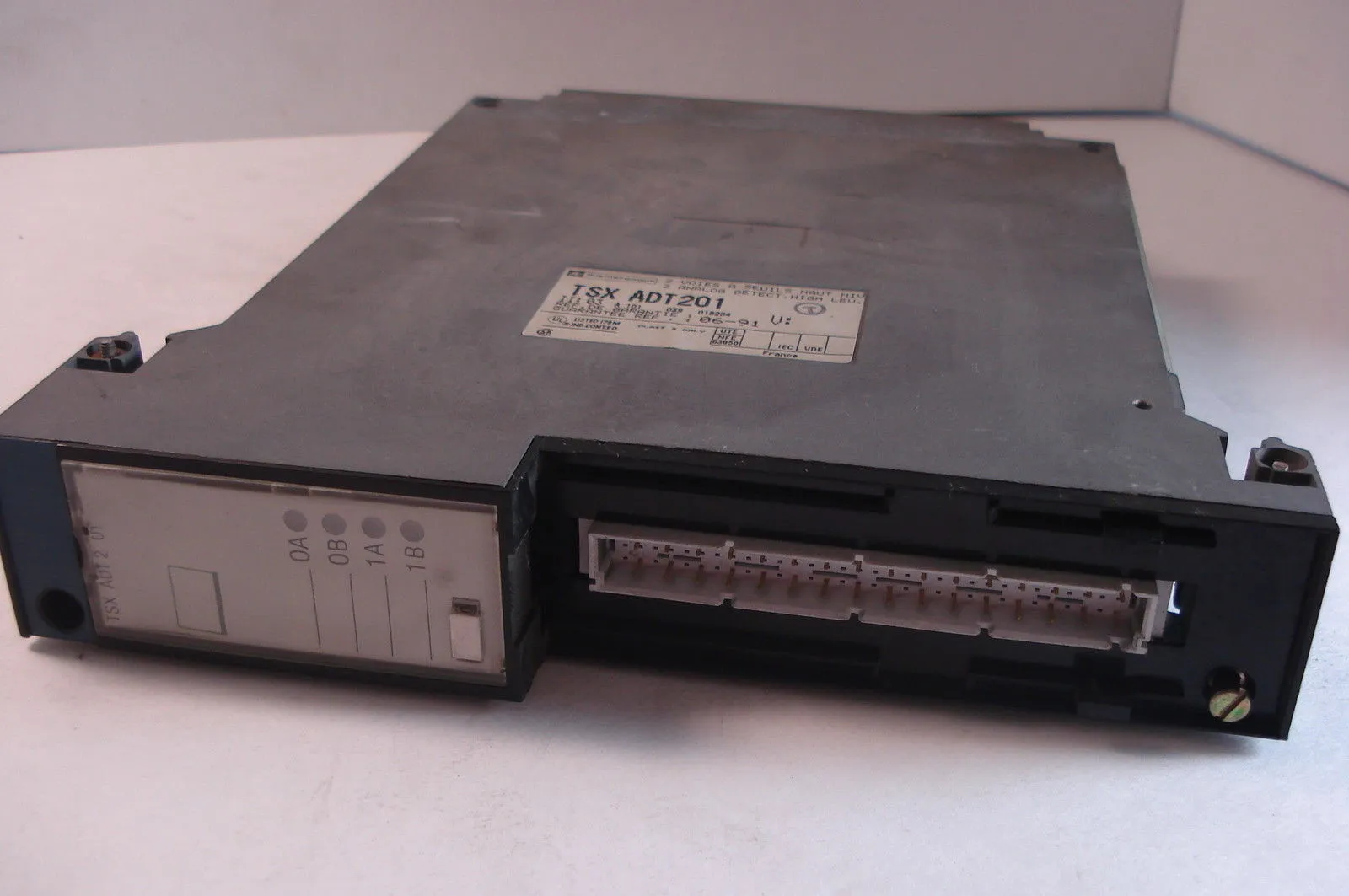USED SCHNEIDER AUTOMATION TELEMECANIQUE TSXADT201