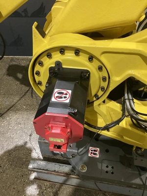 USED 2005 FANUC M-410iB/160 + R-J3iB