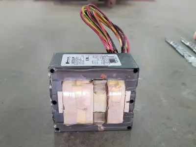 USED UNIVERSAL S400TRIAC4M