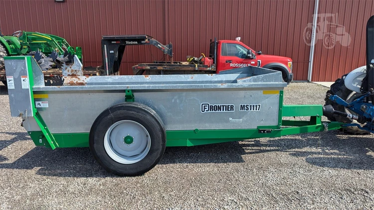 Used FRONTIER MS1117 Manure Spreaders | Rosseel's Equipment Inc #720548