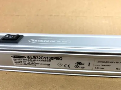 USED BANNER LED WORKSTATION LIGHT BAR 1130MM LENGTH 4-PIN M12 87484