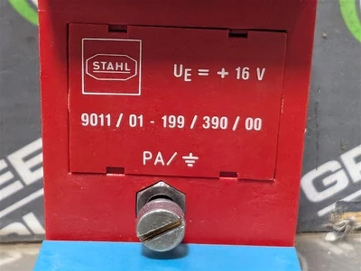 Stahl 9011/01-199/390/00 IntrinsiPak Safety Barrier Module Used