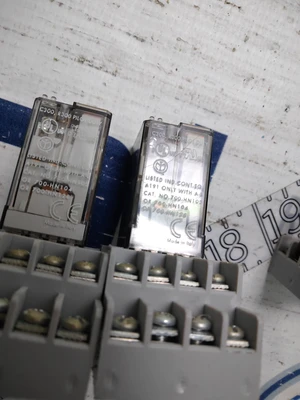 USED ALLEN BRADLEY 700-HC24A1
