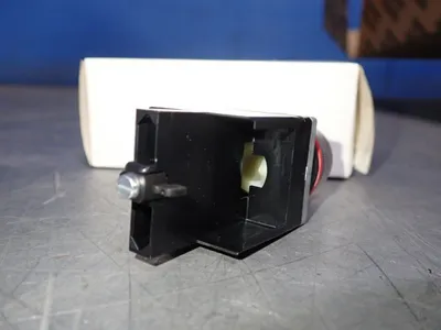 NEW ALLEN BRADLEY 800MRHX2B