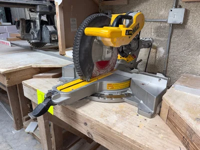 Used _UNKNOWN_ _UNKNOWN_ Double Miter Saws Georgia US | Auction Management Corporation #1548657