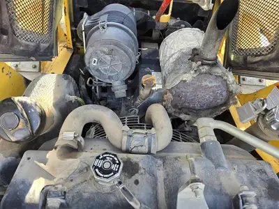USED 2005 KOMATSU SK1026-5N