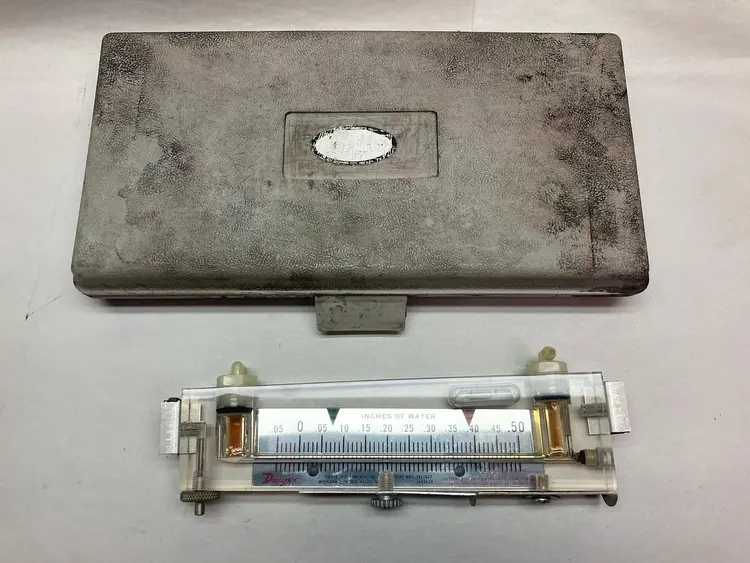 New | in-Stock DWYER 0.05-0.50 Lab Manometers Ohio US | Surplus Asset Holdings #1247278