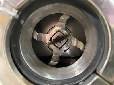 USED APV 6V2